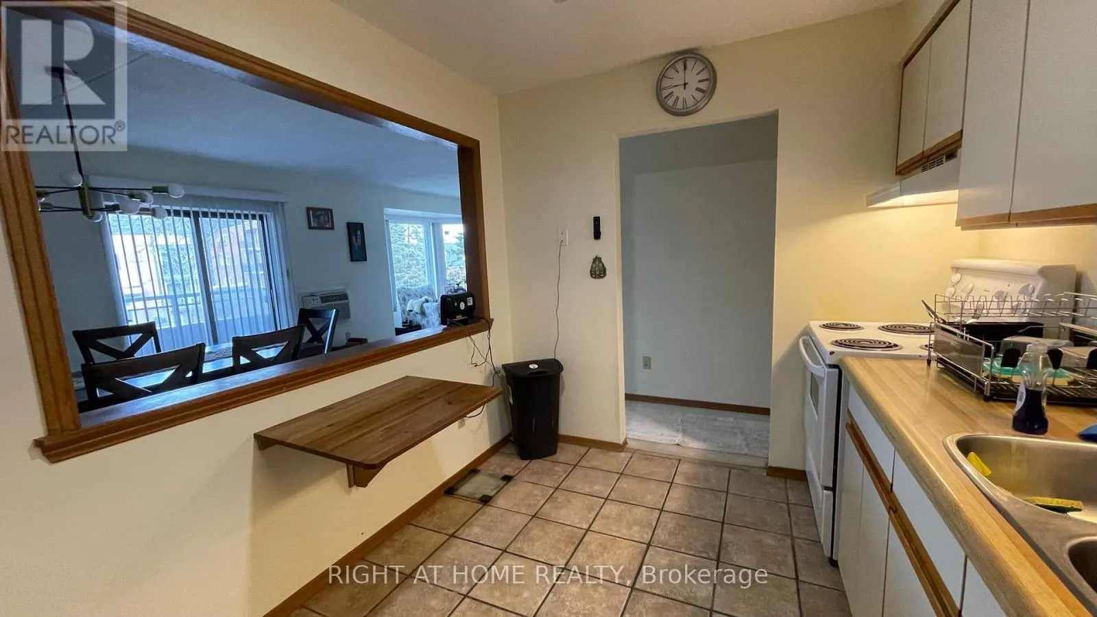 101 - 401 ERB STREET W