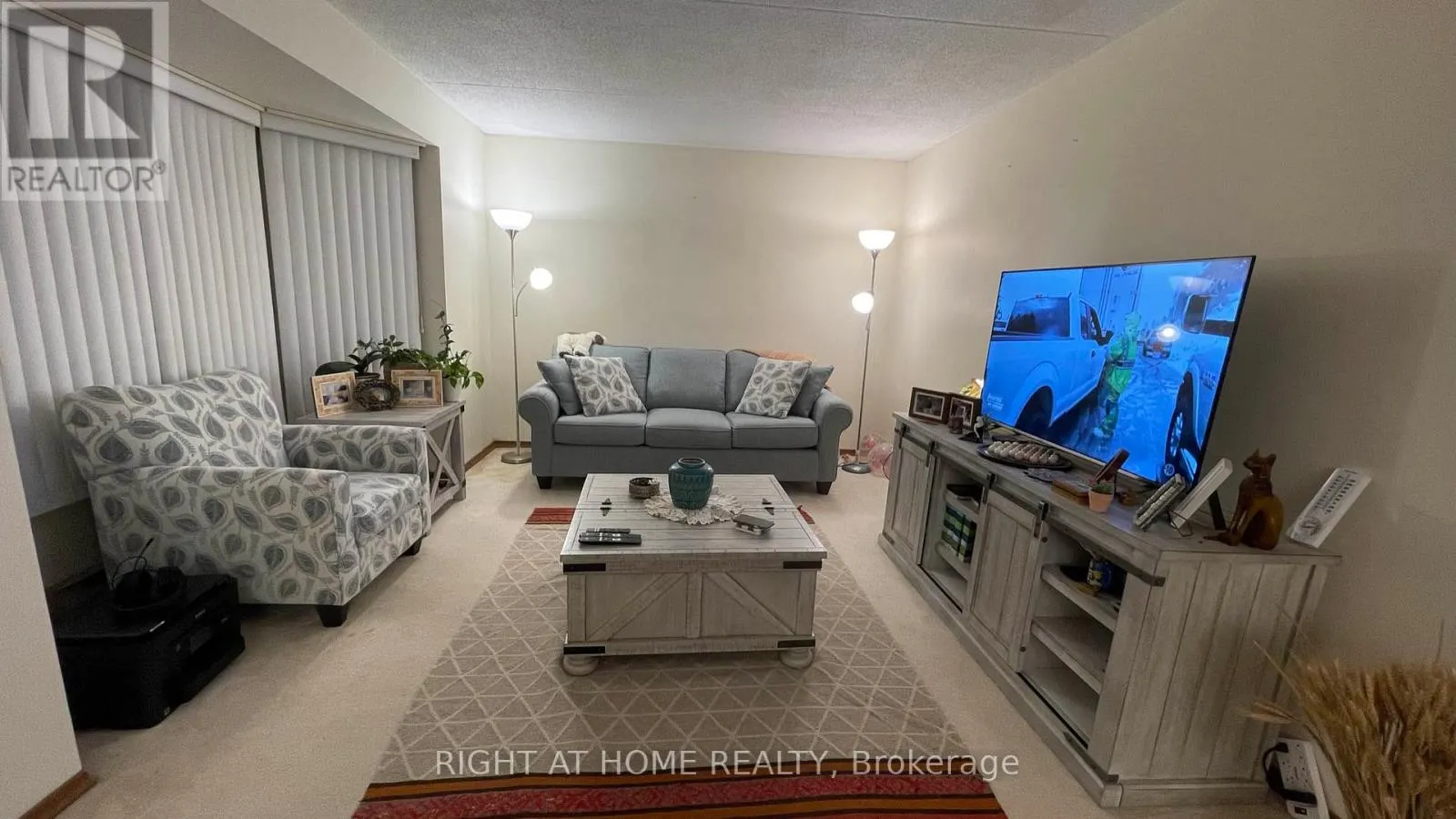 101 - 401 ERB STREET W