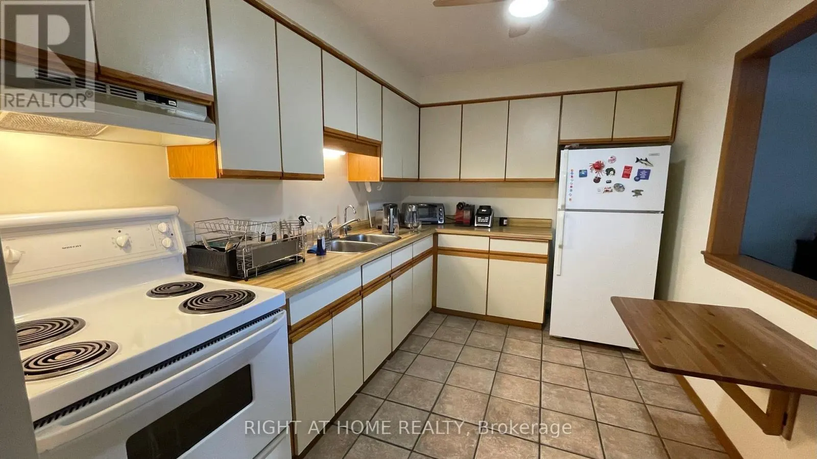 101 - 401 ERB STREET W