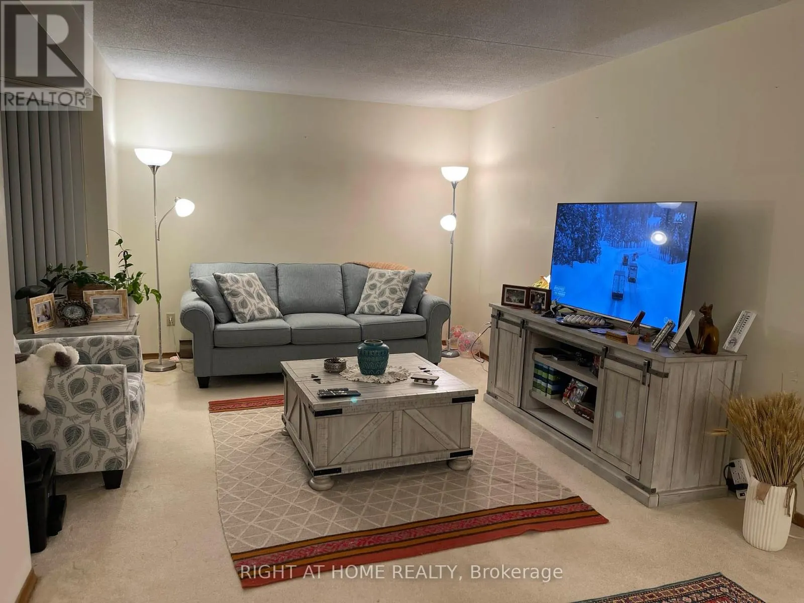 101 - 401 ERB STREET W