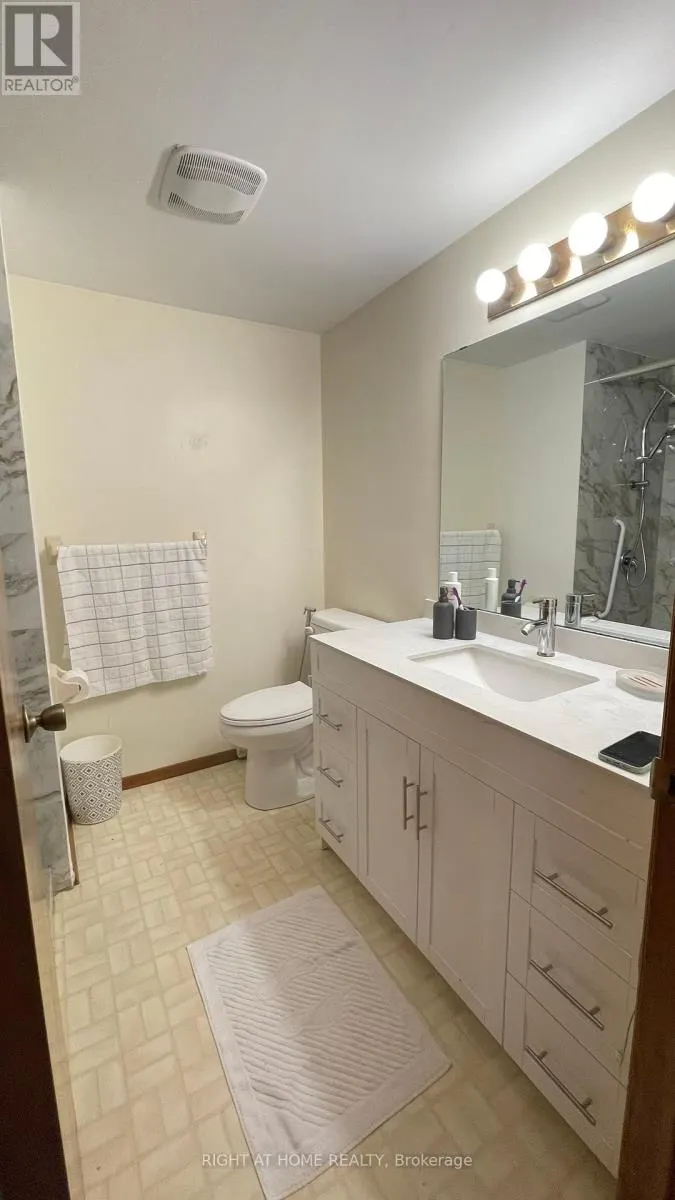 101 - 401 ERB STREET W