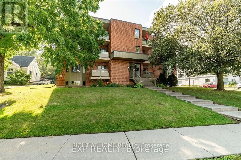 101 - 401 ERB STREET W