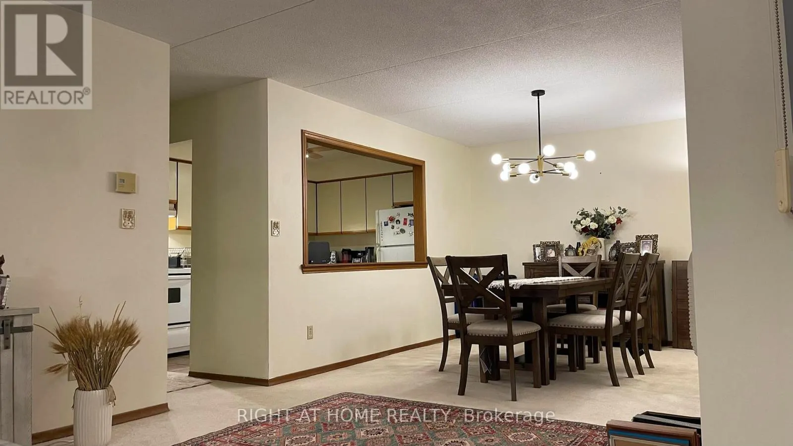 101 - 401 ERB STREET W