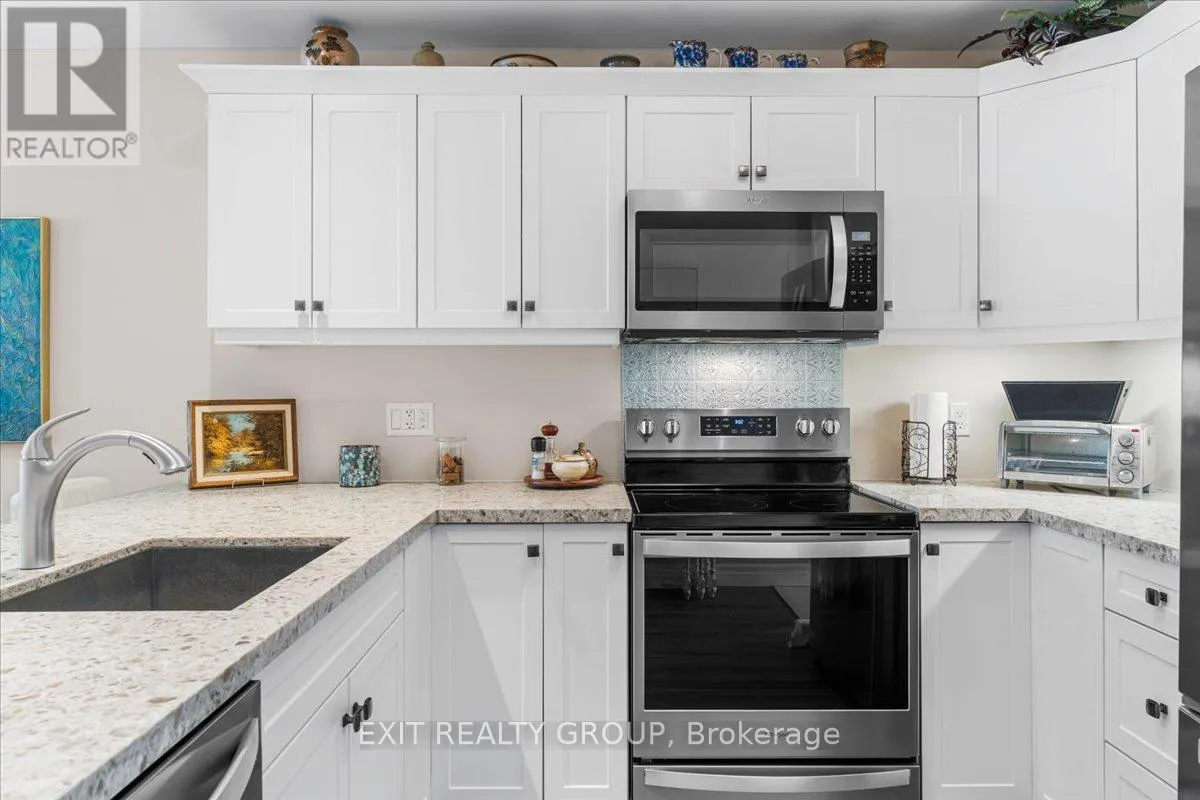 20 GLADSTONE STREET W