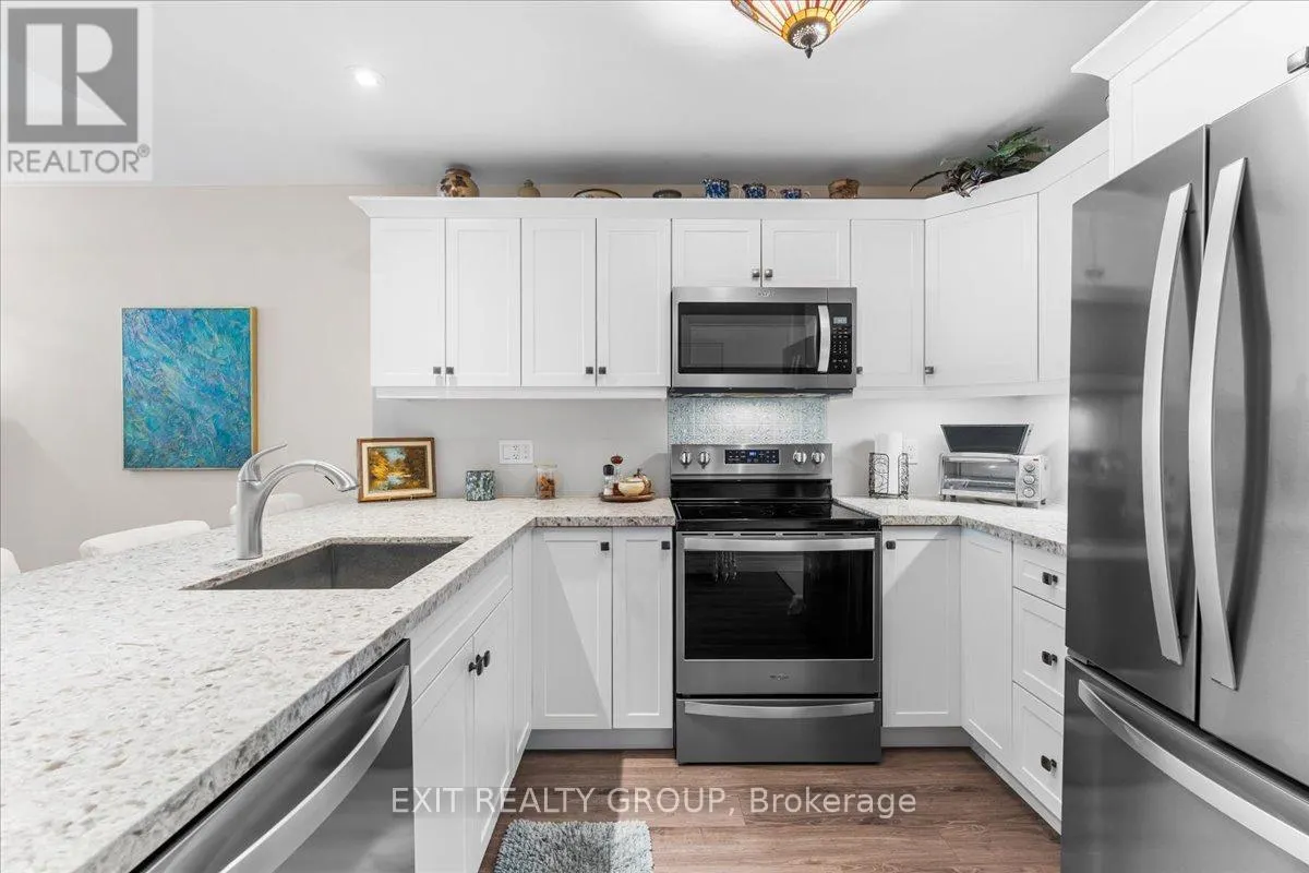 20 GLADSTONE STREET W