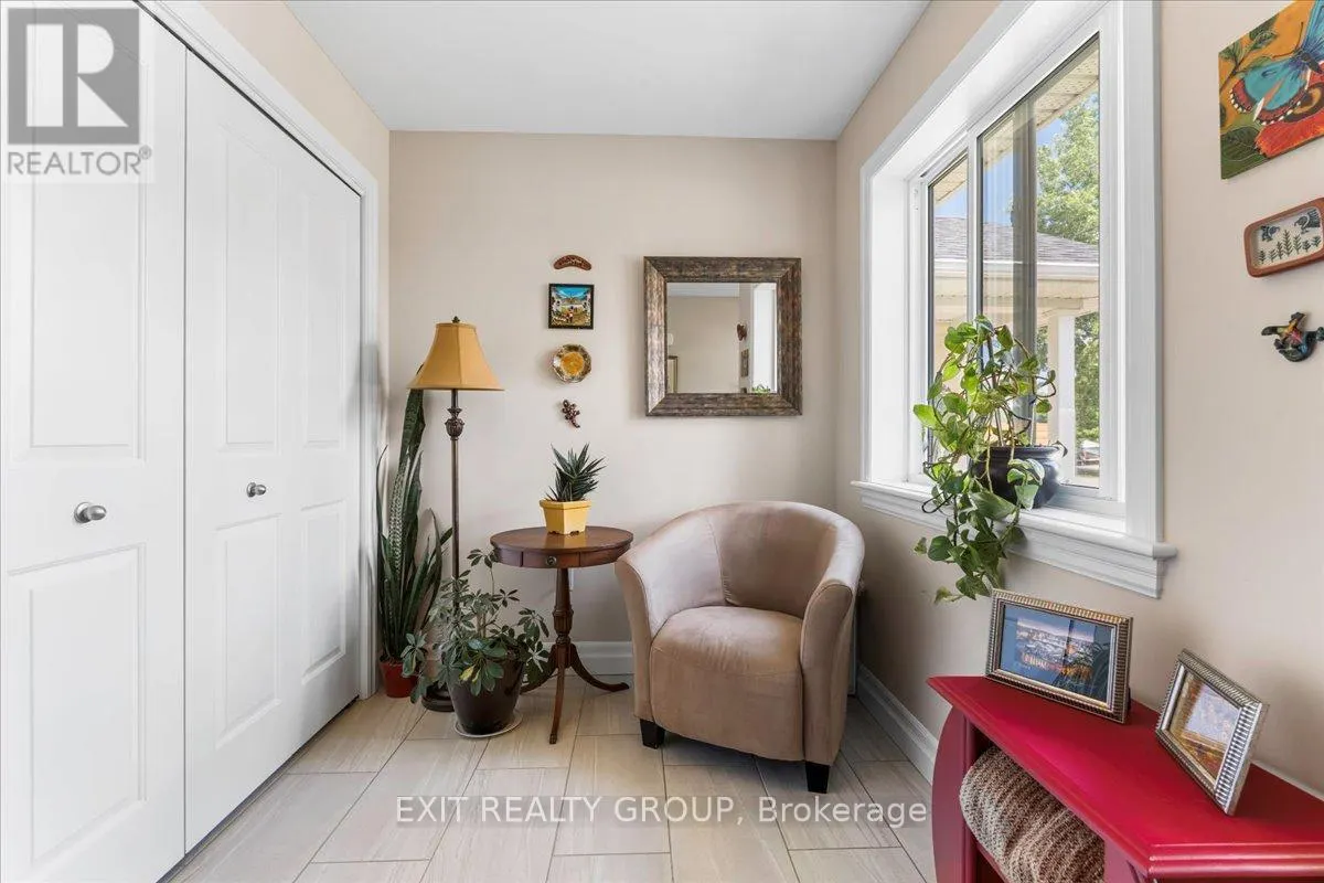 20 GLADSTONE STREET W