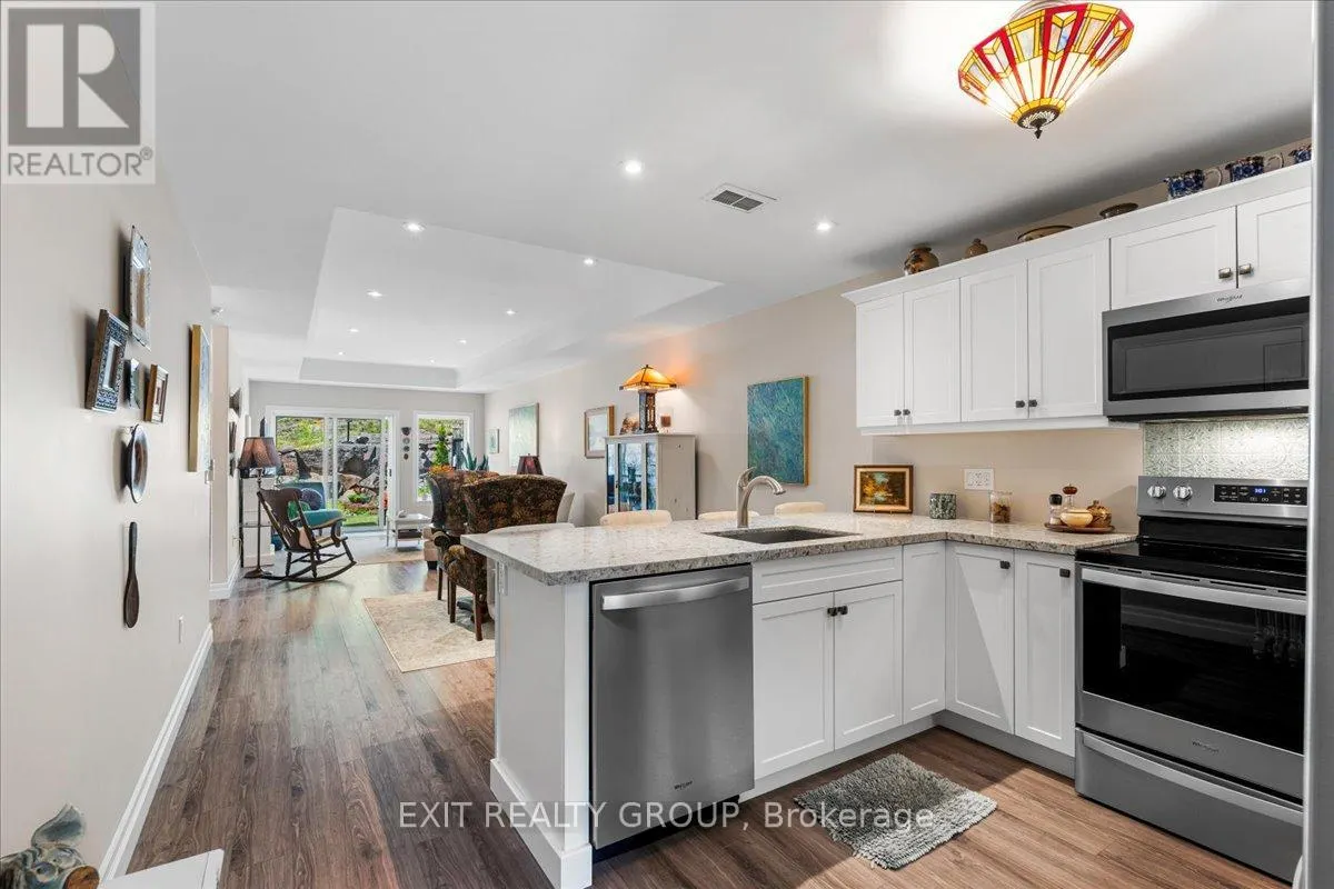 20 GLADSTONE STREET W