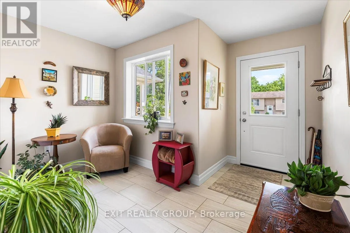 20 GLADSTONE STREET W