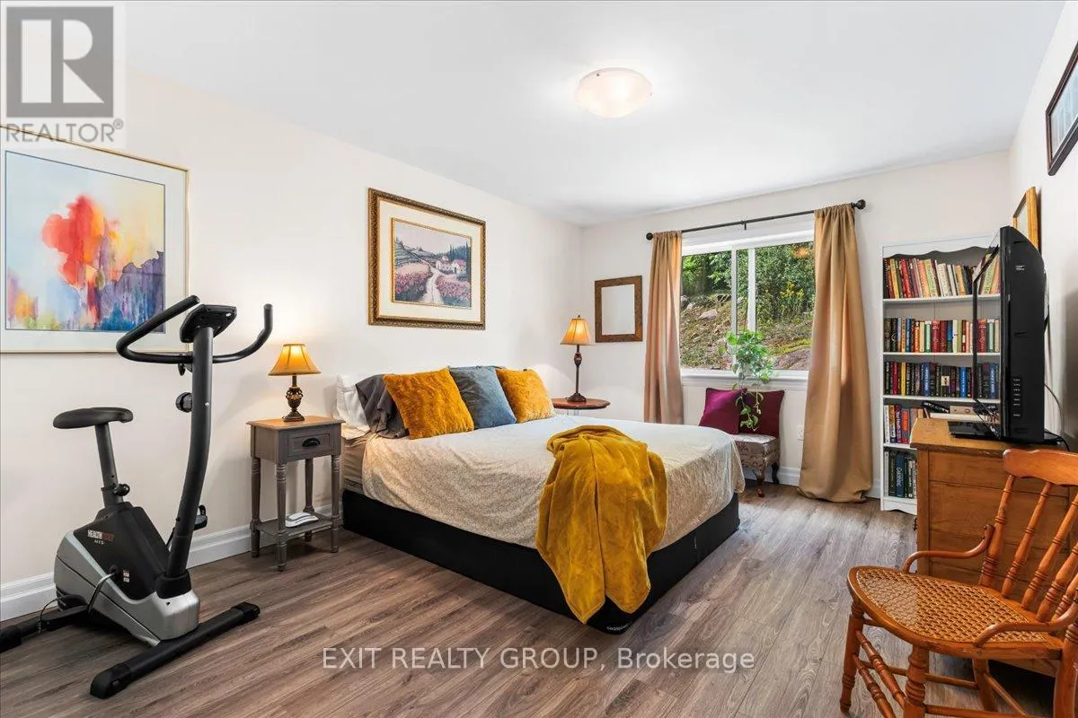 20 GLADSTONE STREET W