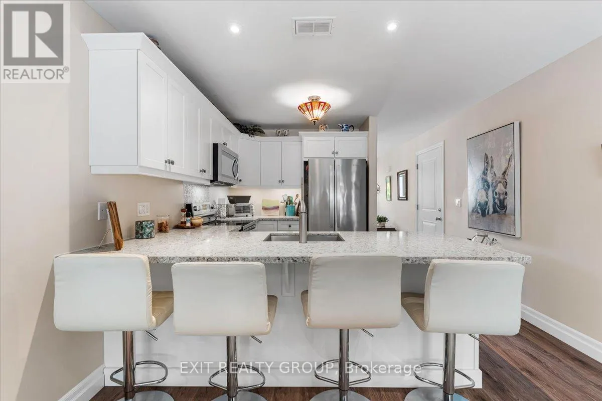 20 GLADSTONE STREET W