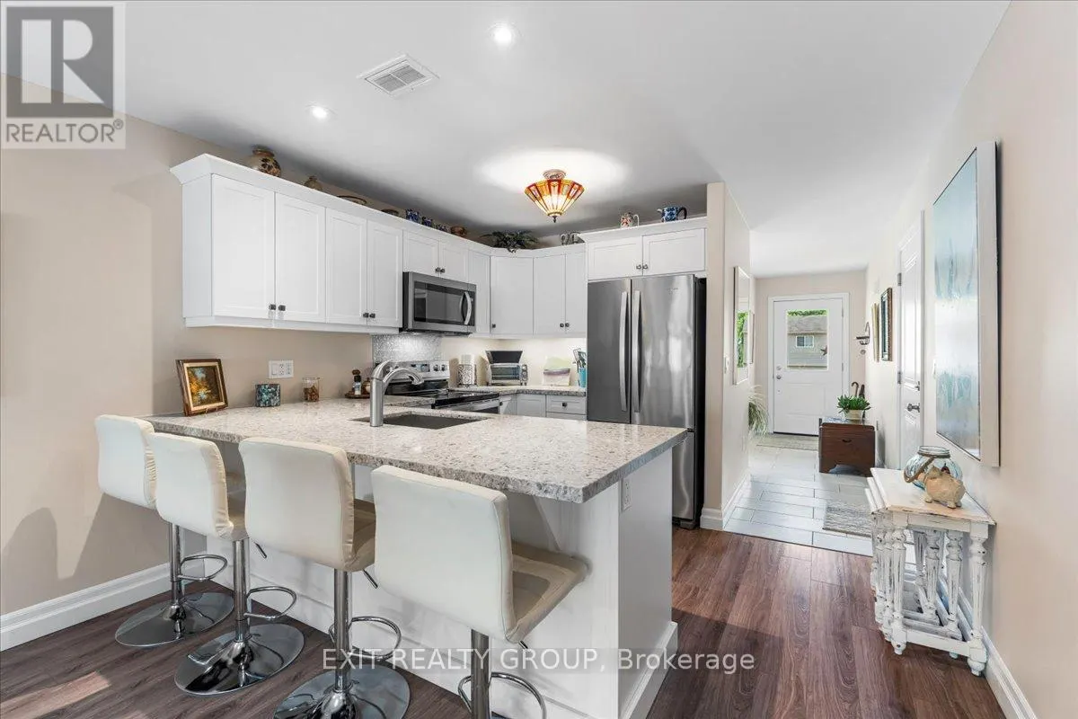 20 GLADSTONE STREET W