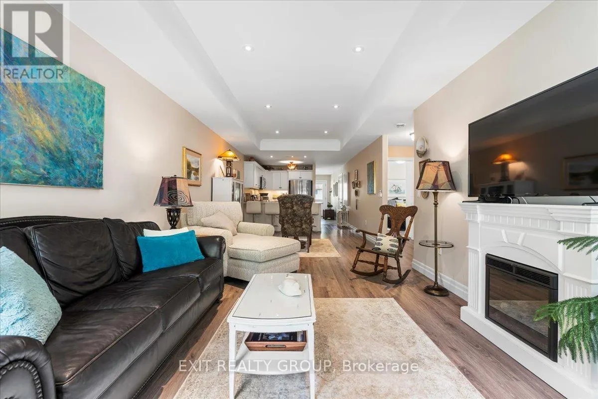 20 GLADSTONE STREET W
