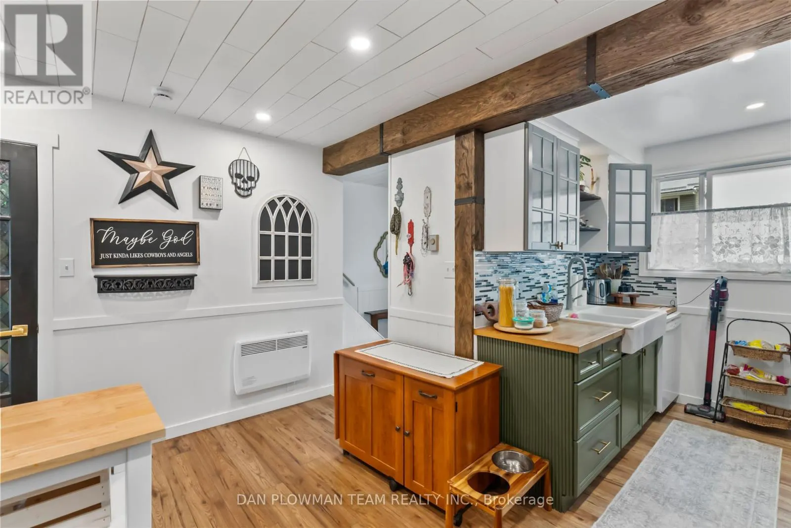 F6 - 400 WESTWOOD DRIVE