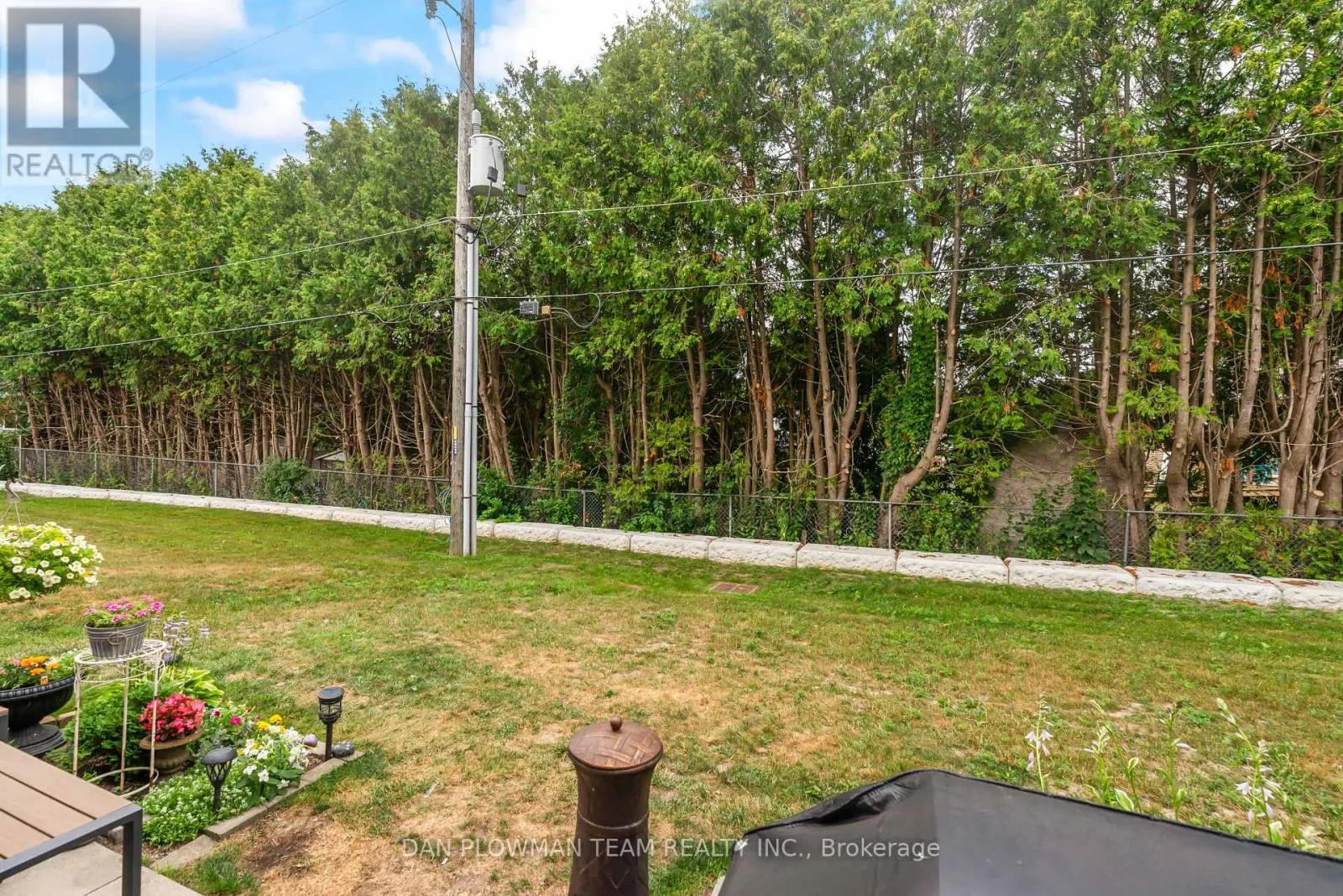 F6 - 400 WESTWOOD DRIVE