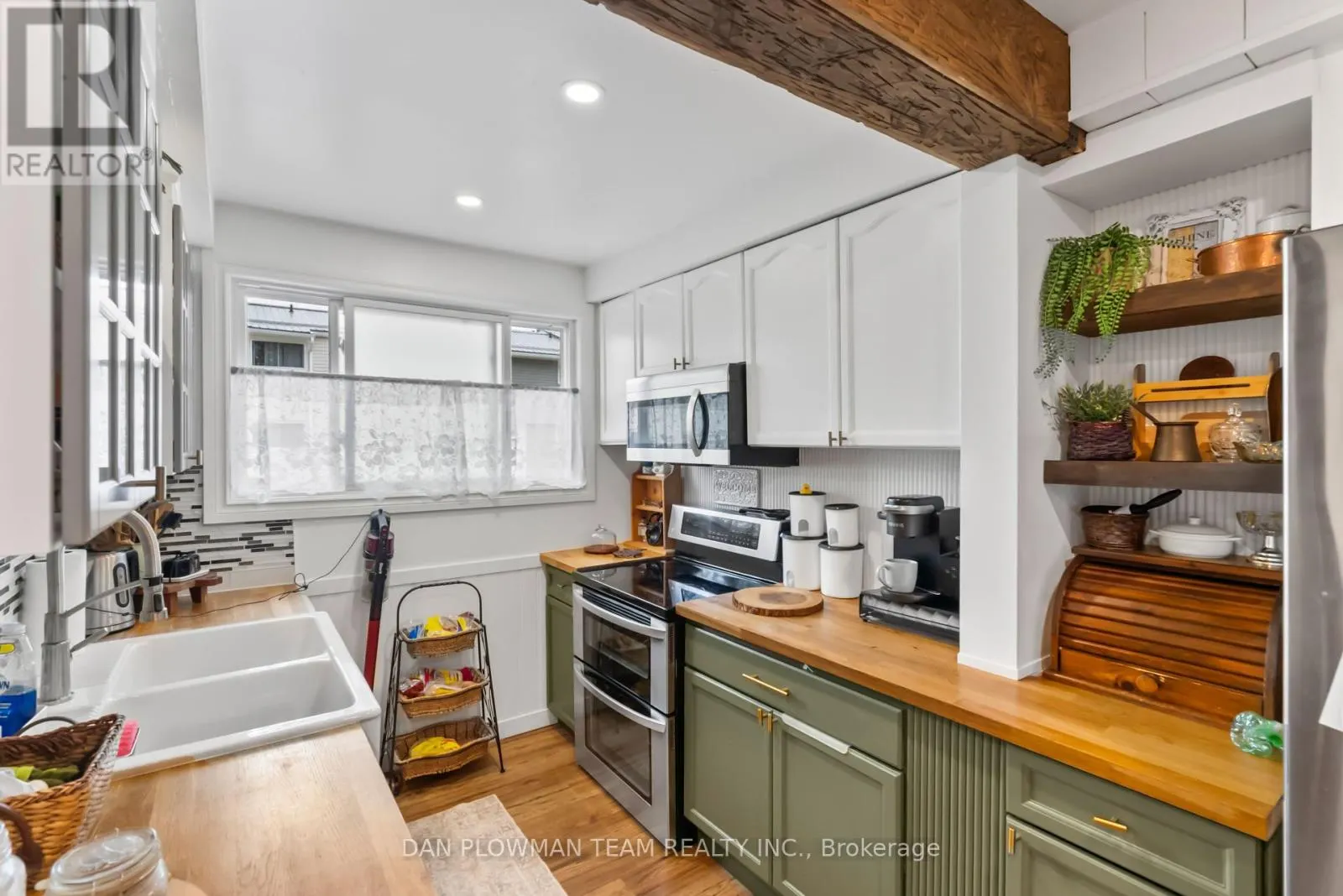 F6 - 400 WESTWOOD DRIVE