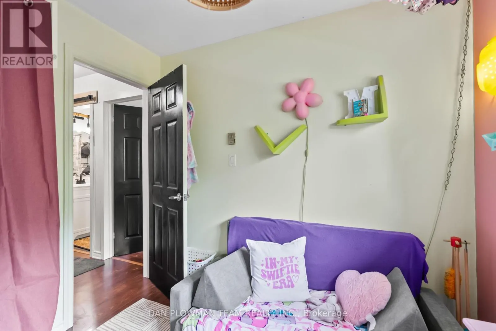F6 - 400 WESTWOOD DRIVE