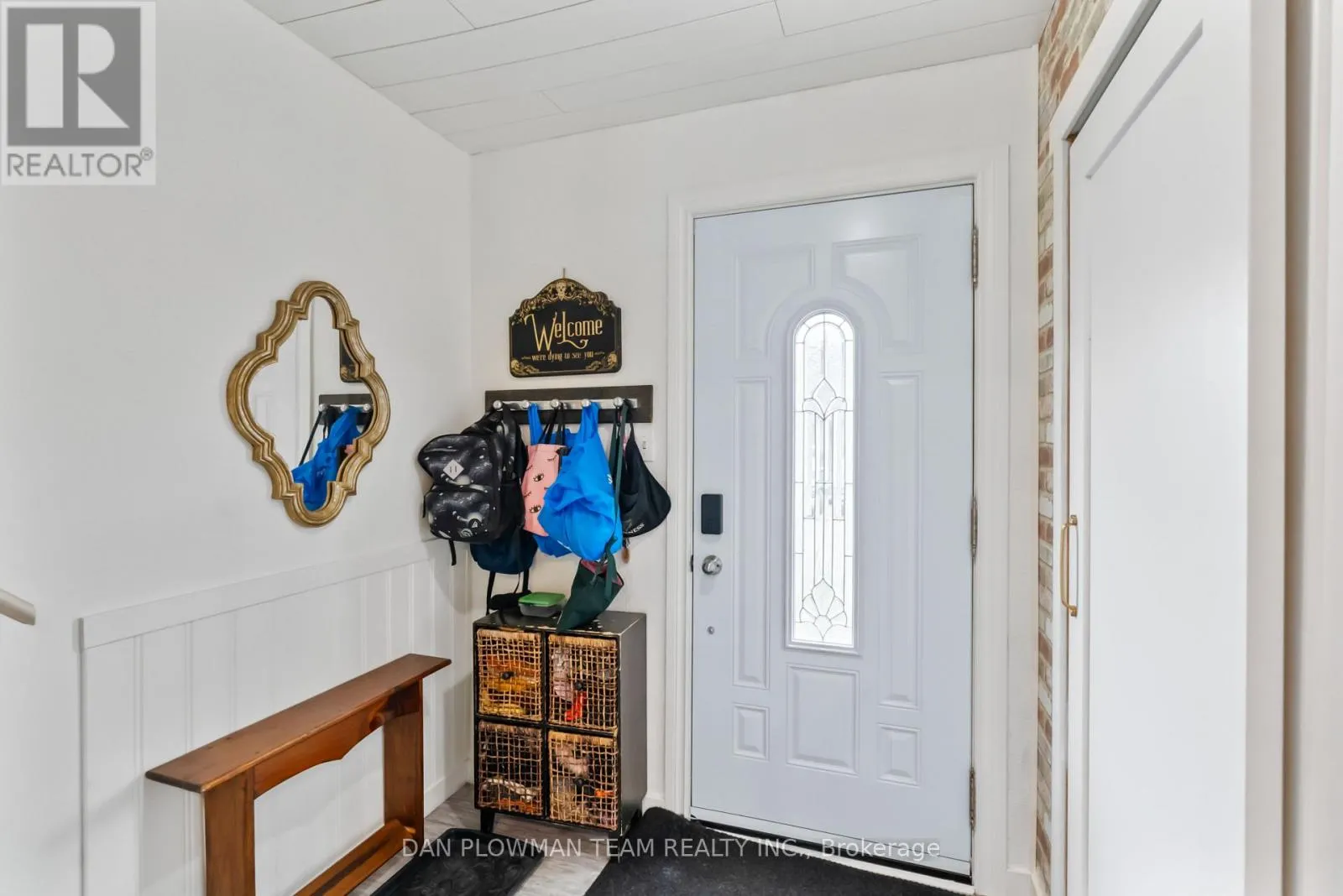 F6 - 400 WESTWOOD DRIVE