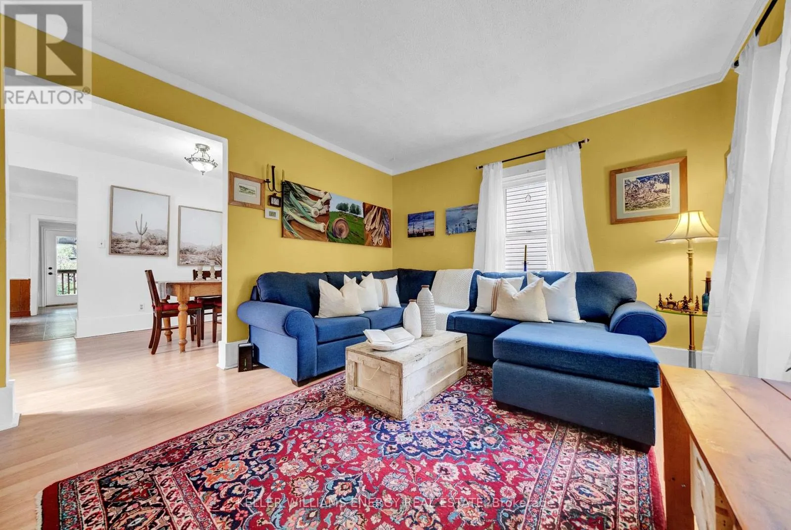 137 UNIVERSITY AVENUE W