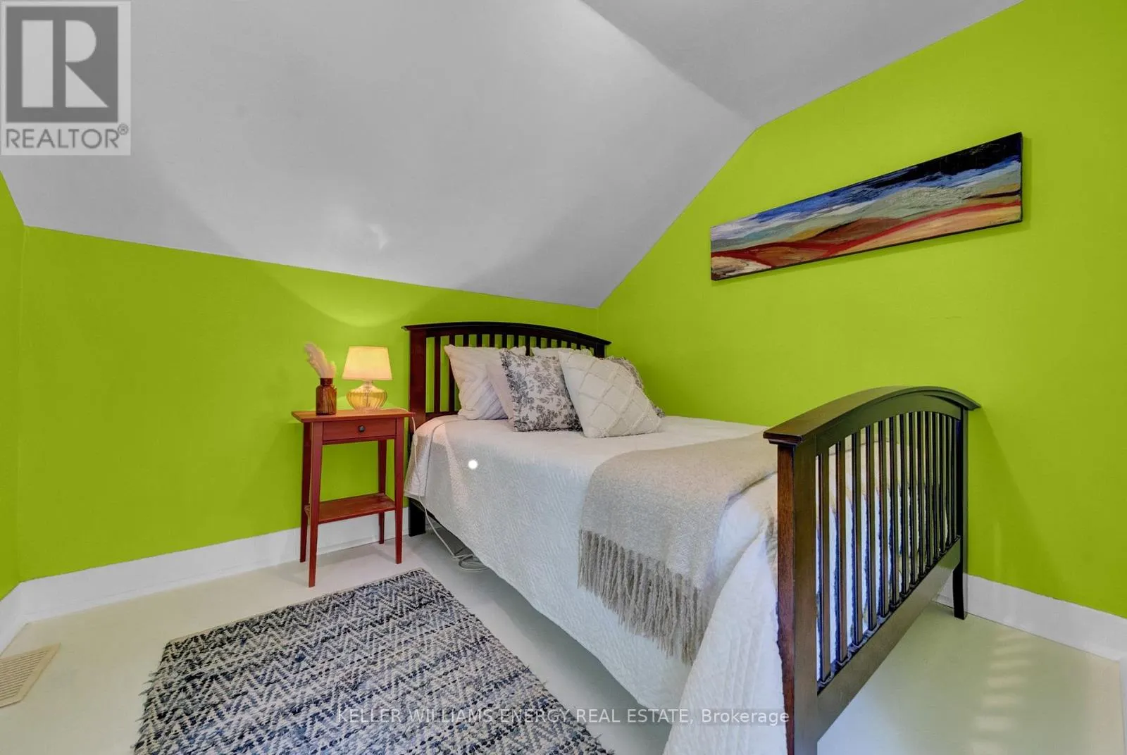 137 UNIVERSITY AVENUE W