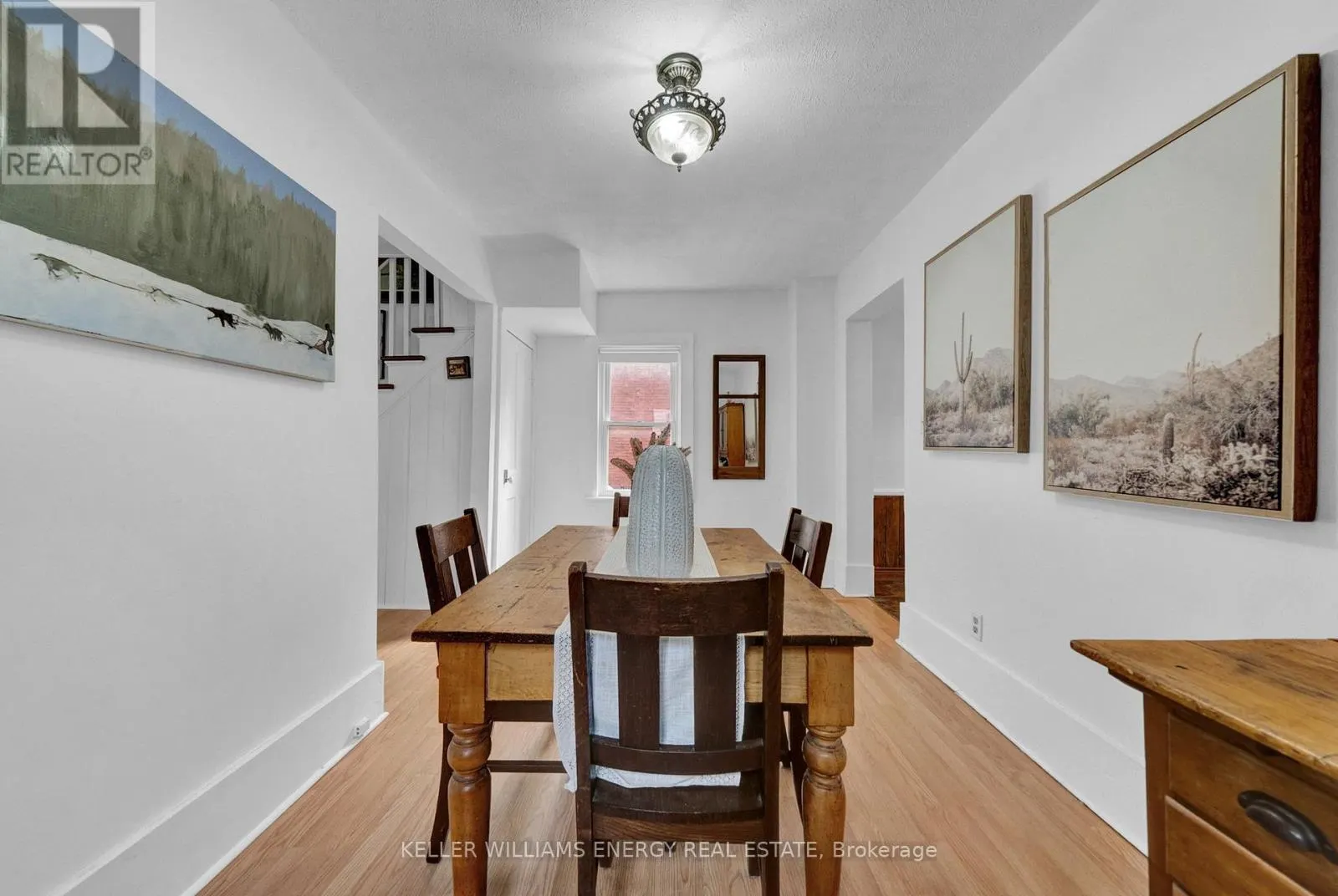137 UNIVERSITY AVENUE W