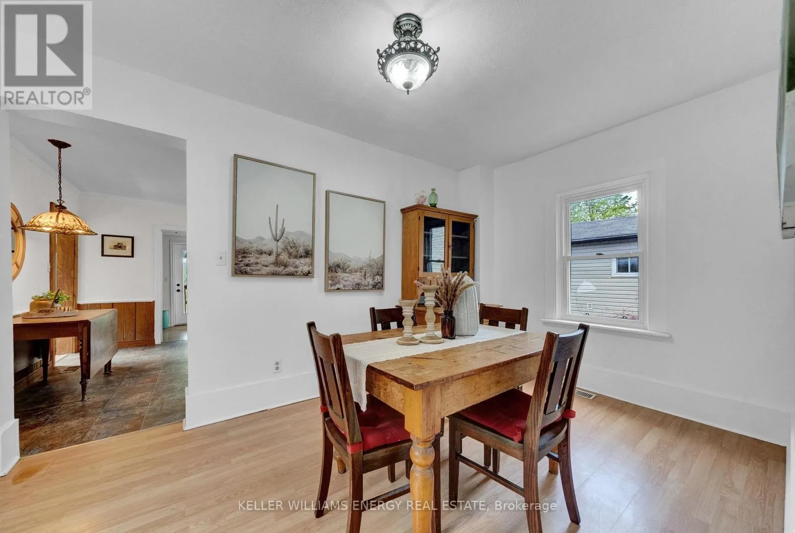 137 UNIVERSITY AVENUE W