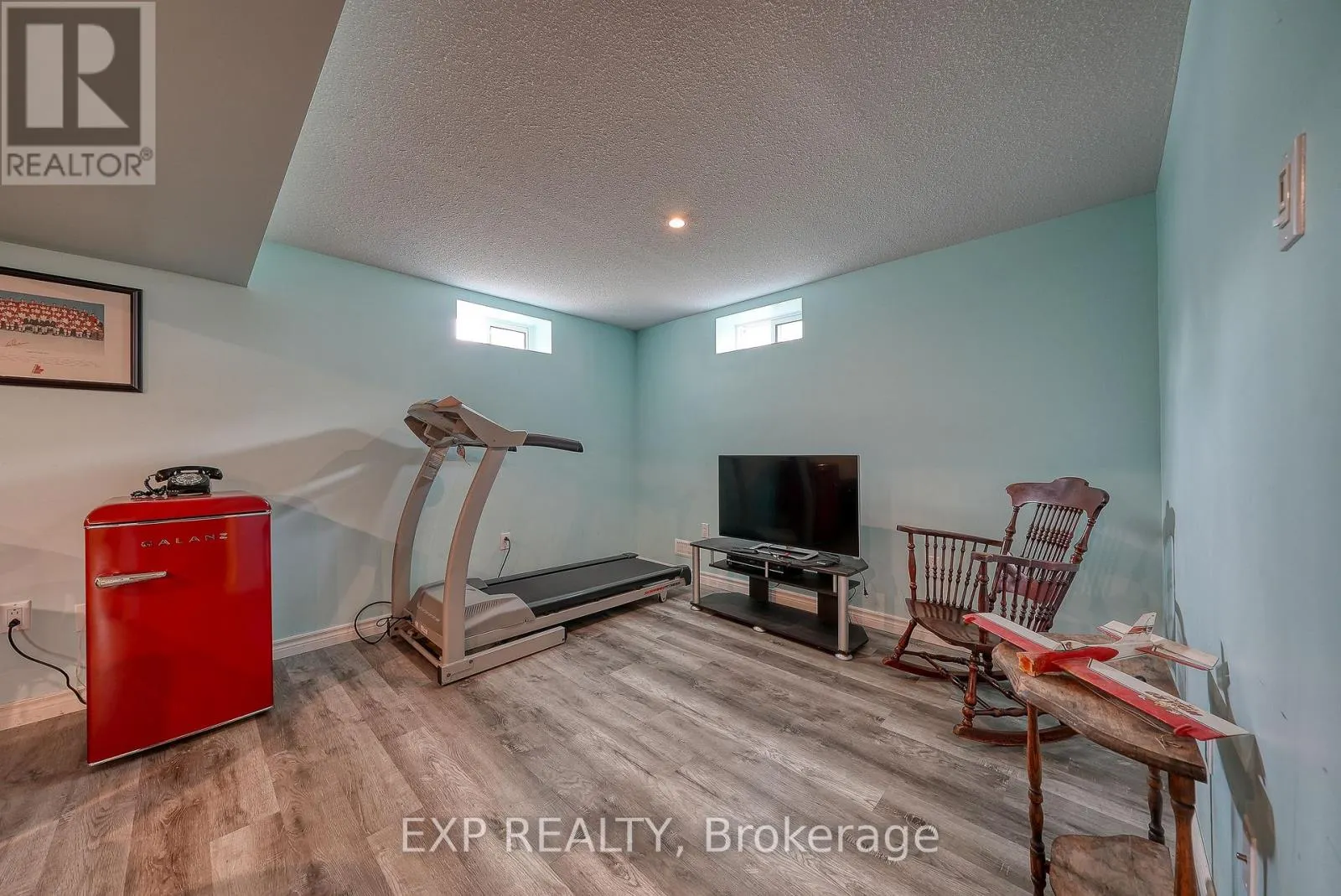 193 CENTENNIAL AVENUE S