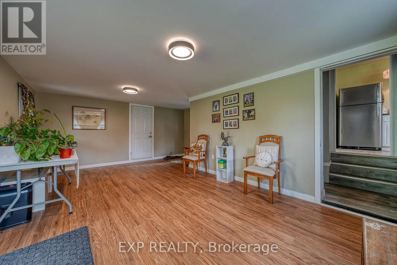 193 CENTENNIAL AVENUE S