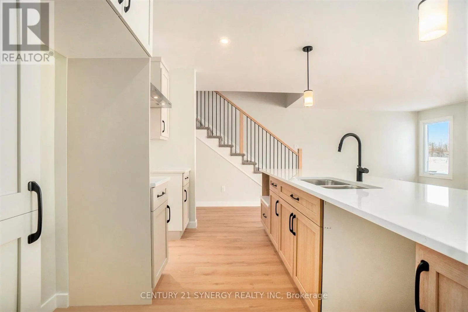 81 VILLENEUVE STREET