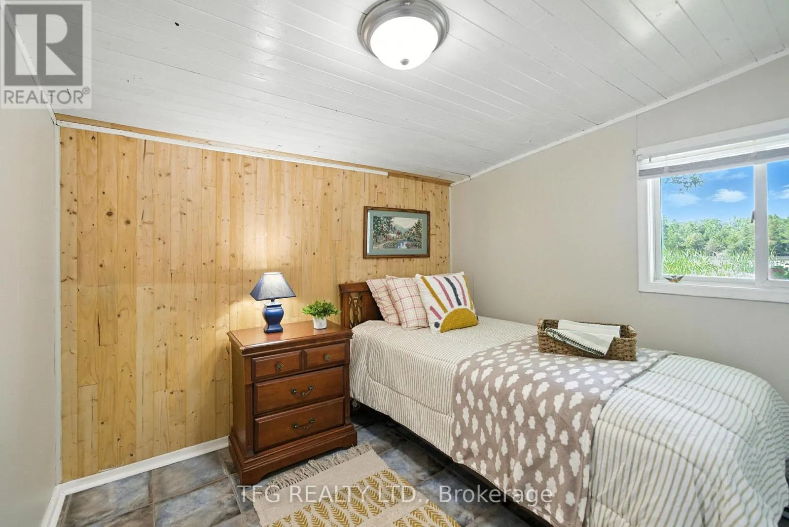 112 CEDAR SHORES DRIVE