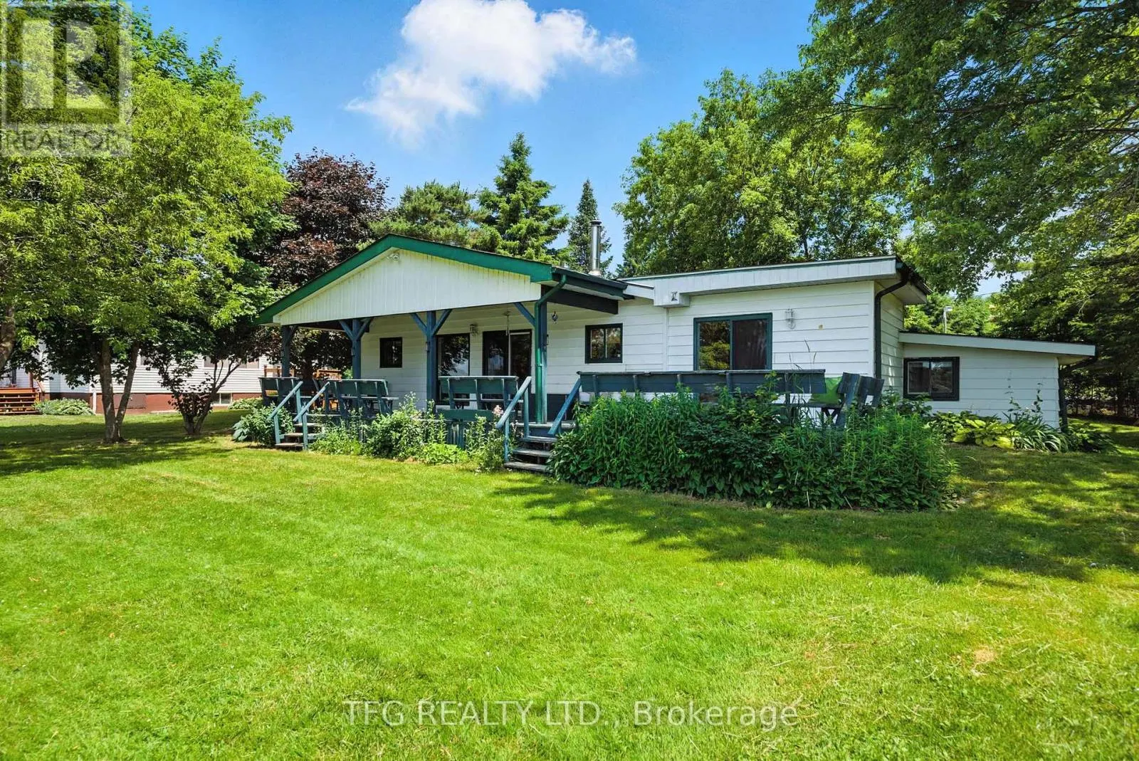 112 CEDAR SHORES DRIVE