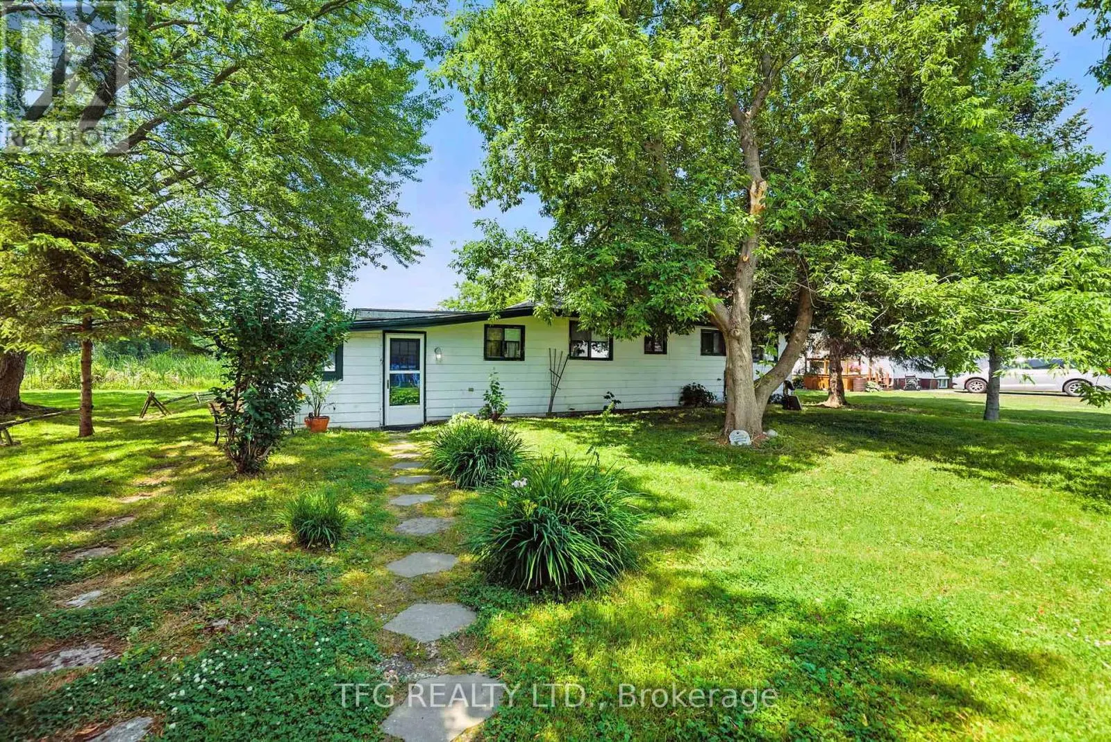 112 CEDAR SHORES DRIVE