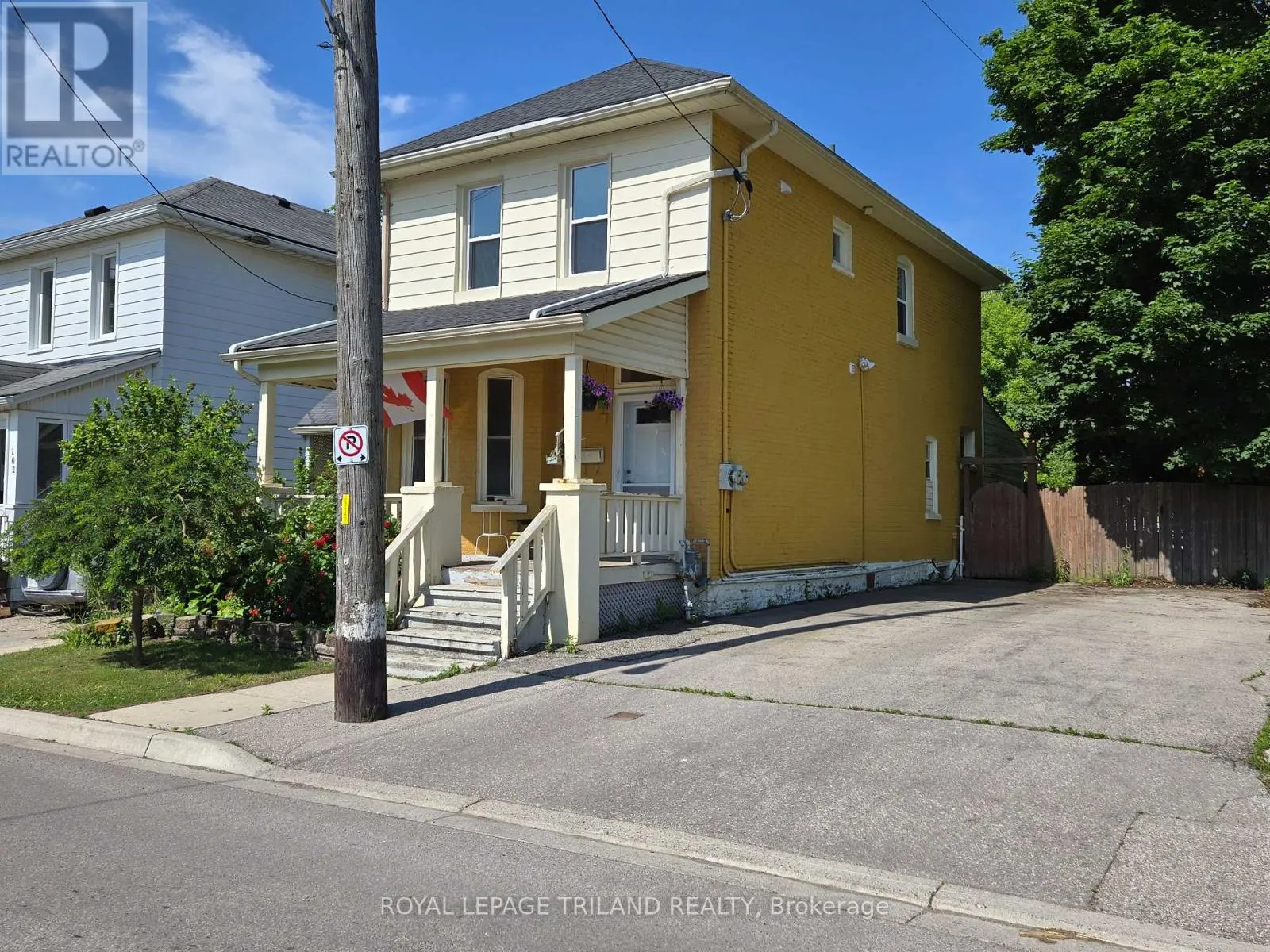 UPPER UNIT - 104 FLORA STREET, #UPPER UNIT