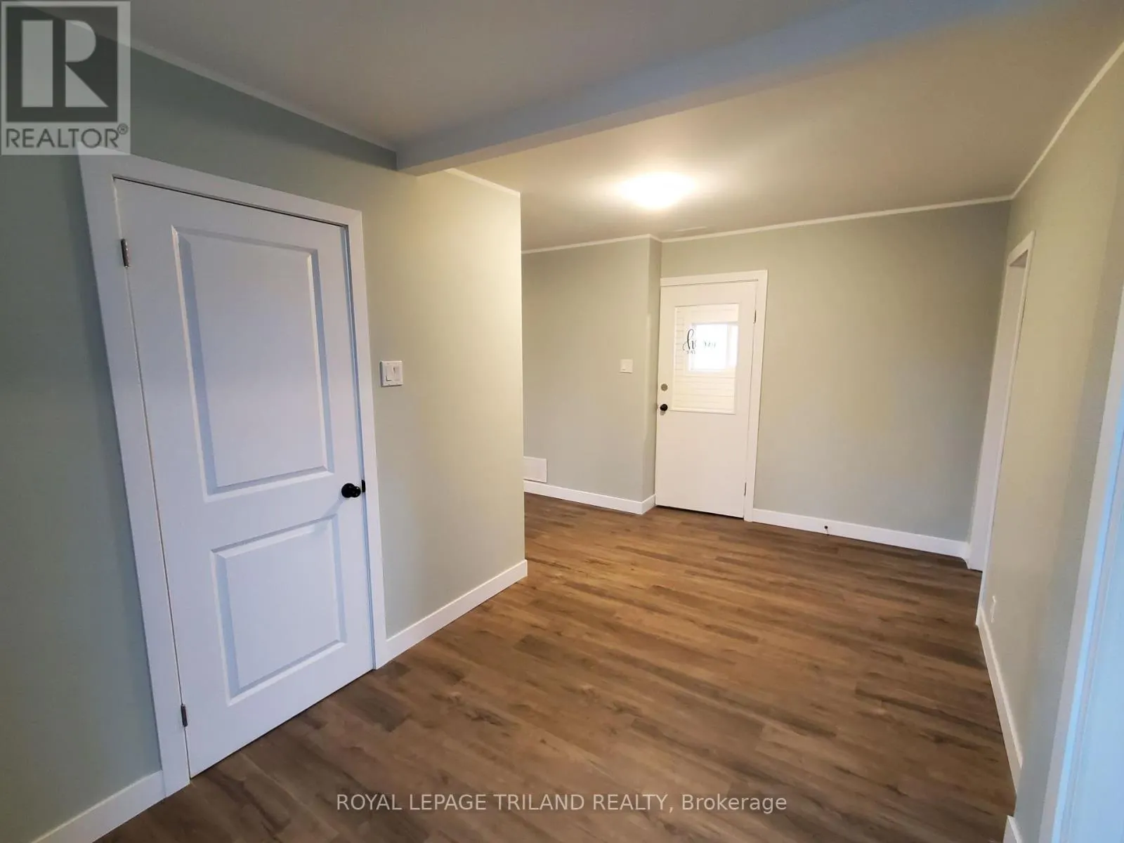 UPPER UNIT - 104 FLORA STREET, #UPPER UNIT