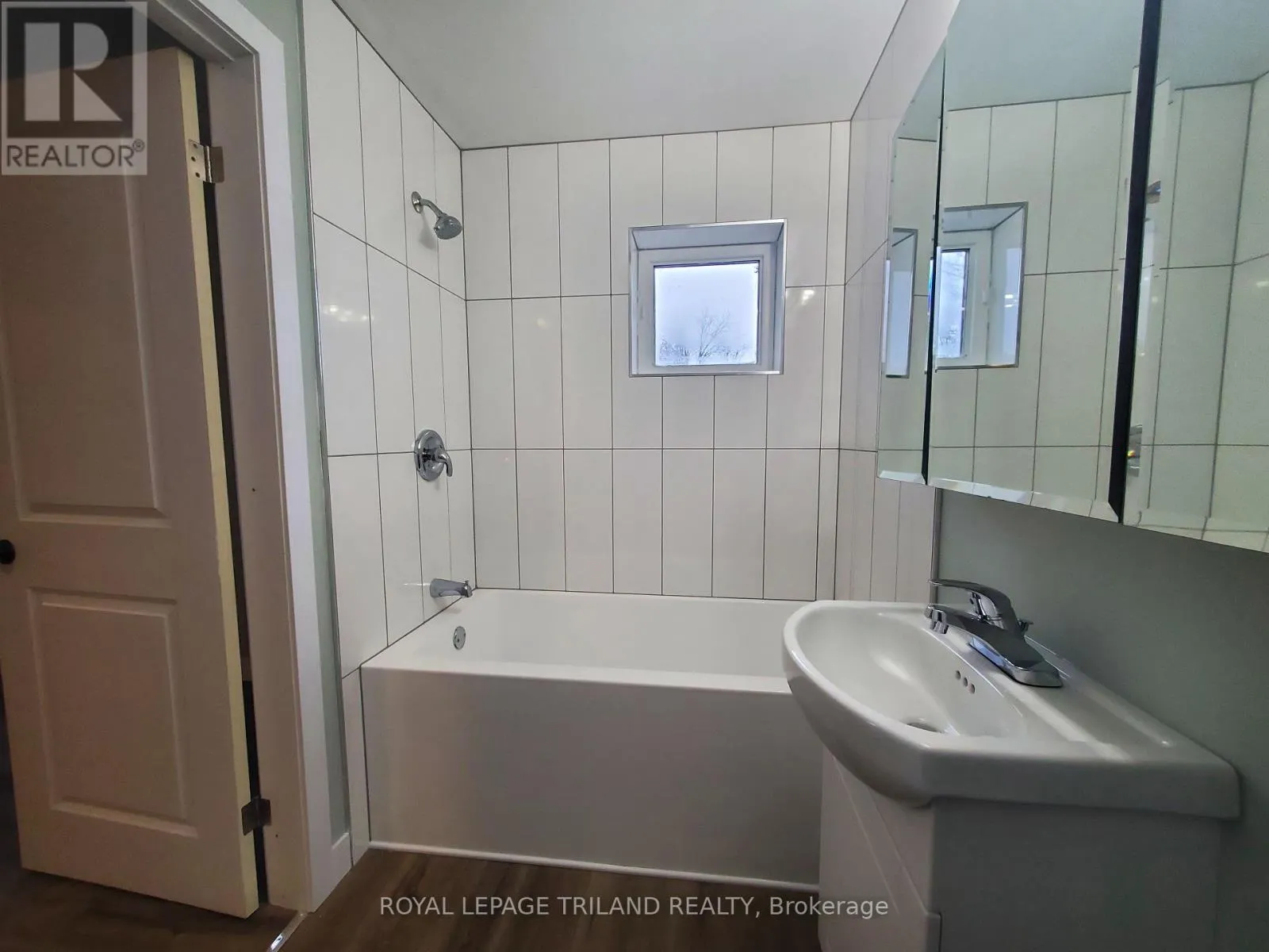UPPER UNIT - 104 FLORA STREET, #UPPER UNIT