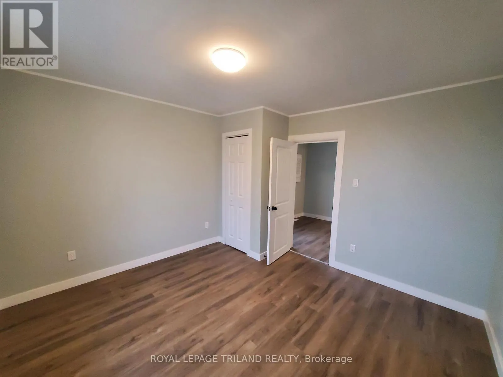 UPPER UNIT - 104 FLORA STREET, #UPPER UNIT