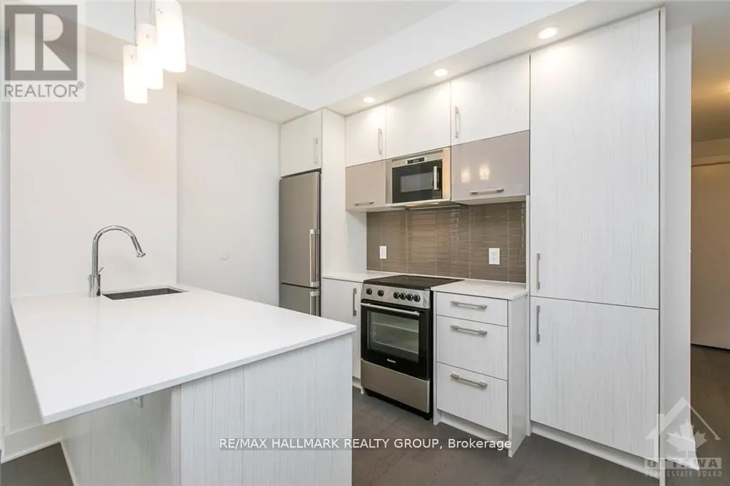 905 - 255 BAY STREET, OTTAWA