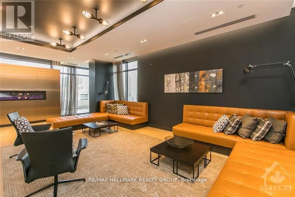 905 - 255 BAY STREET, OTTAWA