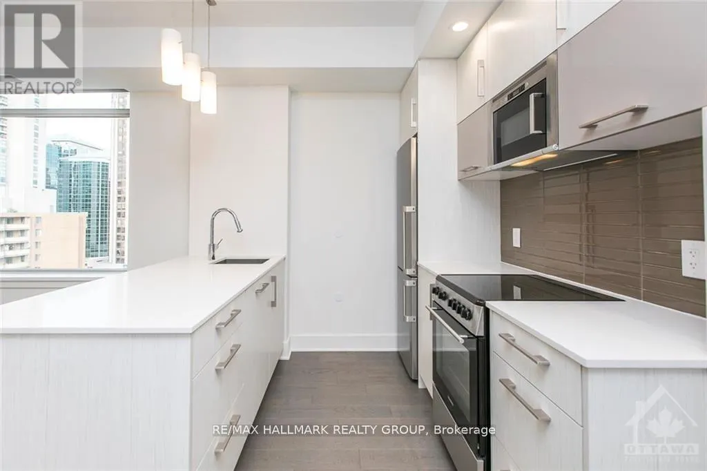 905 - 255 BAY STREET, OTTAWA