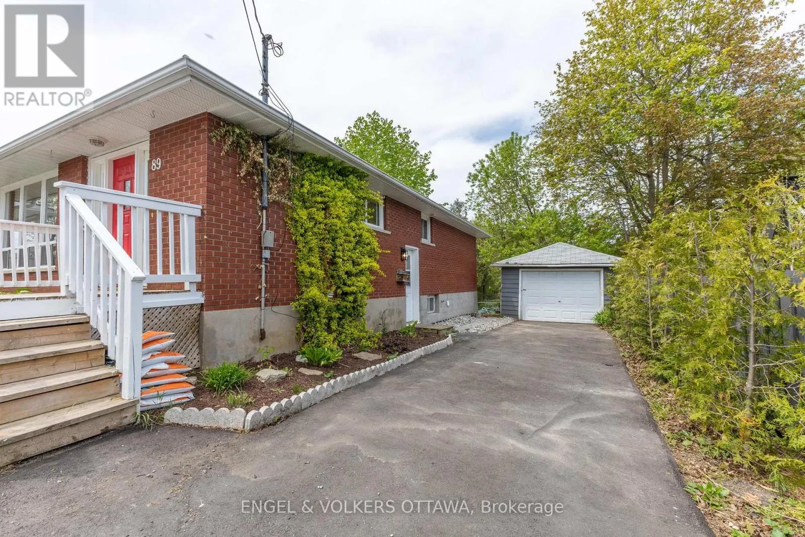 89 MUNRO STREET