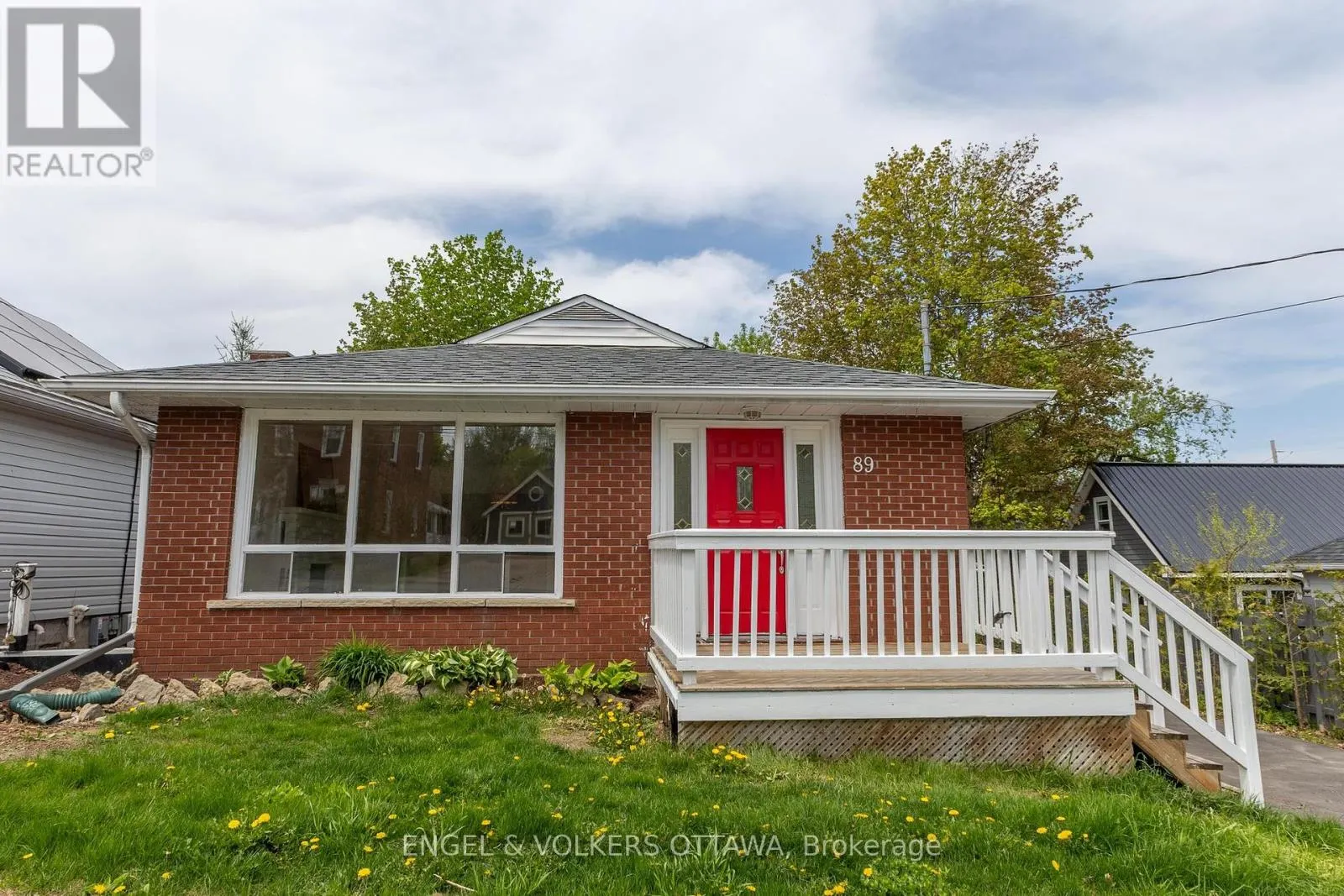89 MUNRO STREET