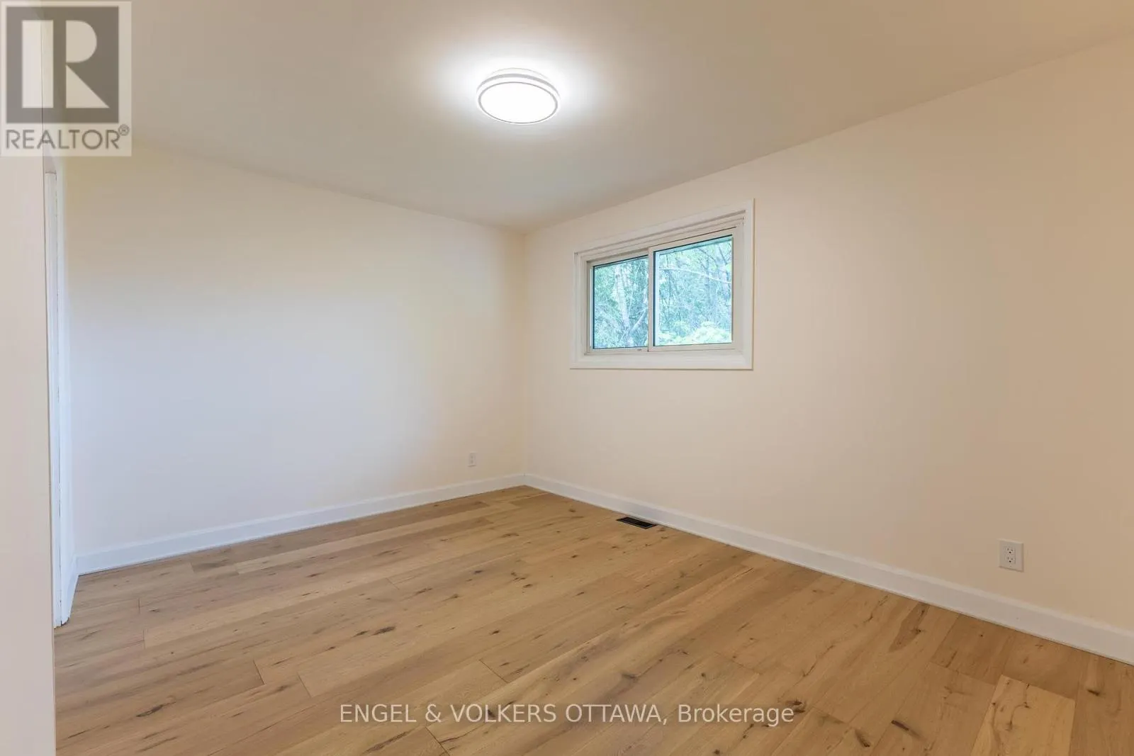 89 MUNRO STREET