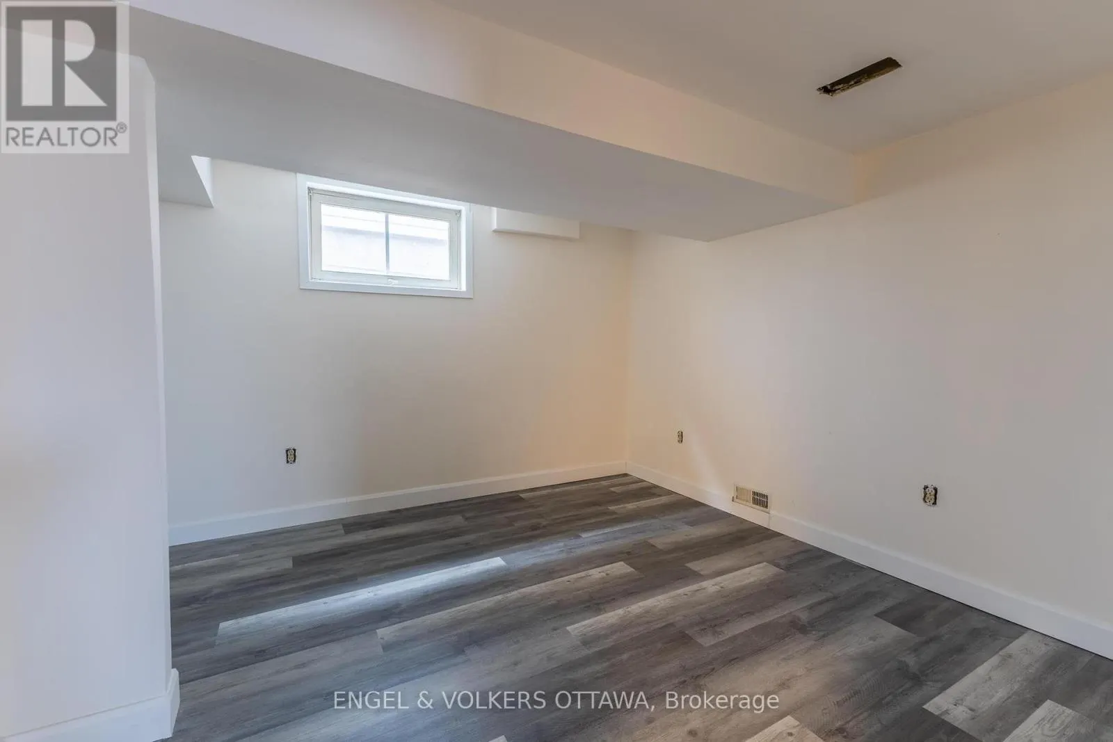 89 MUNRO STREET