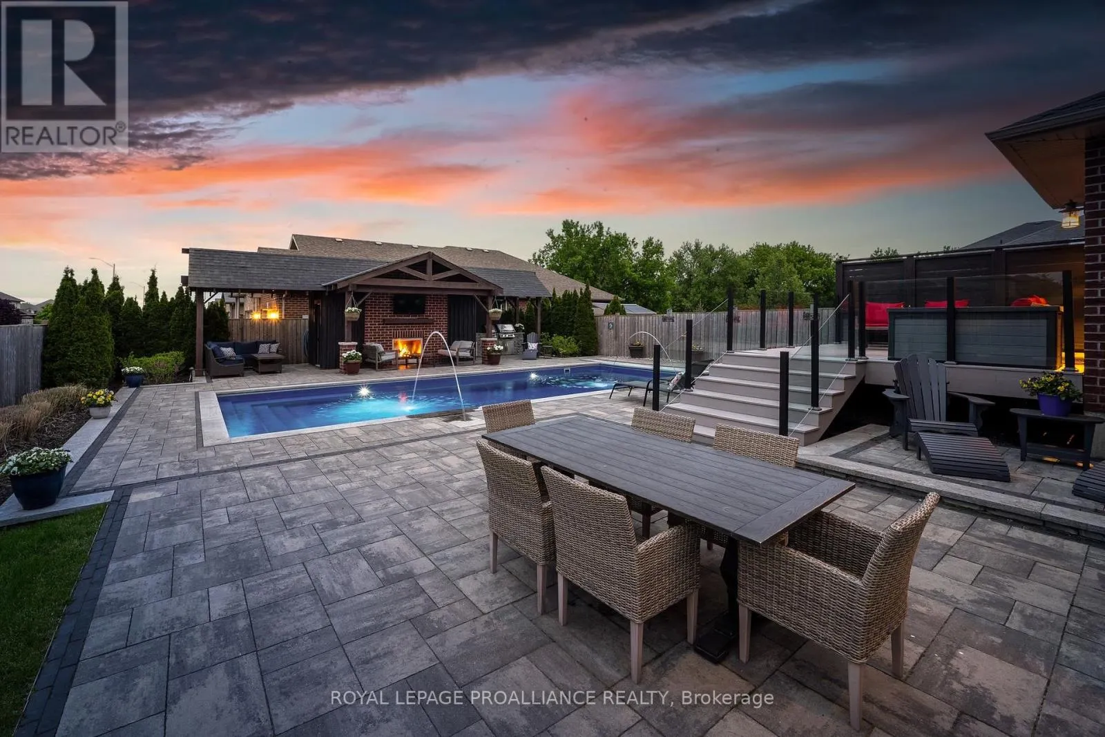 19 SCENIC DRIVE