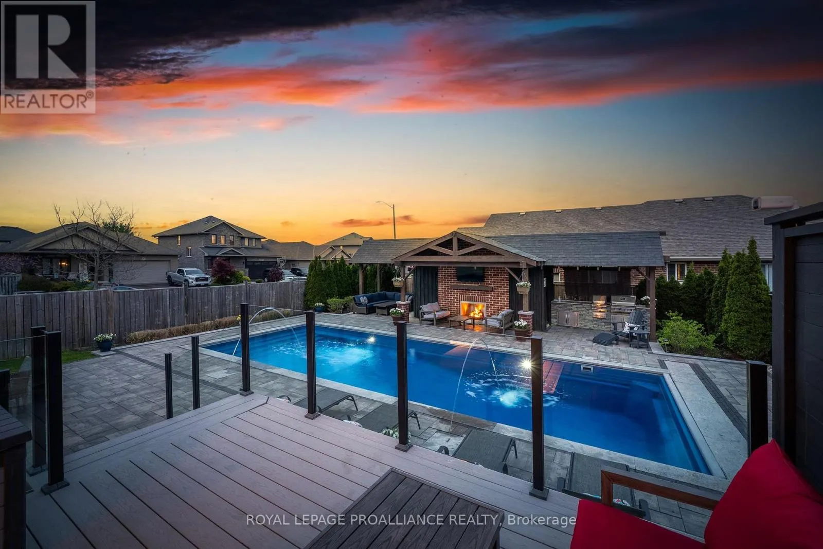 19 SCENIC DRIVE