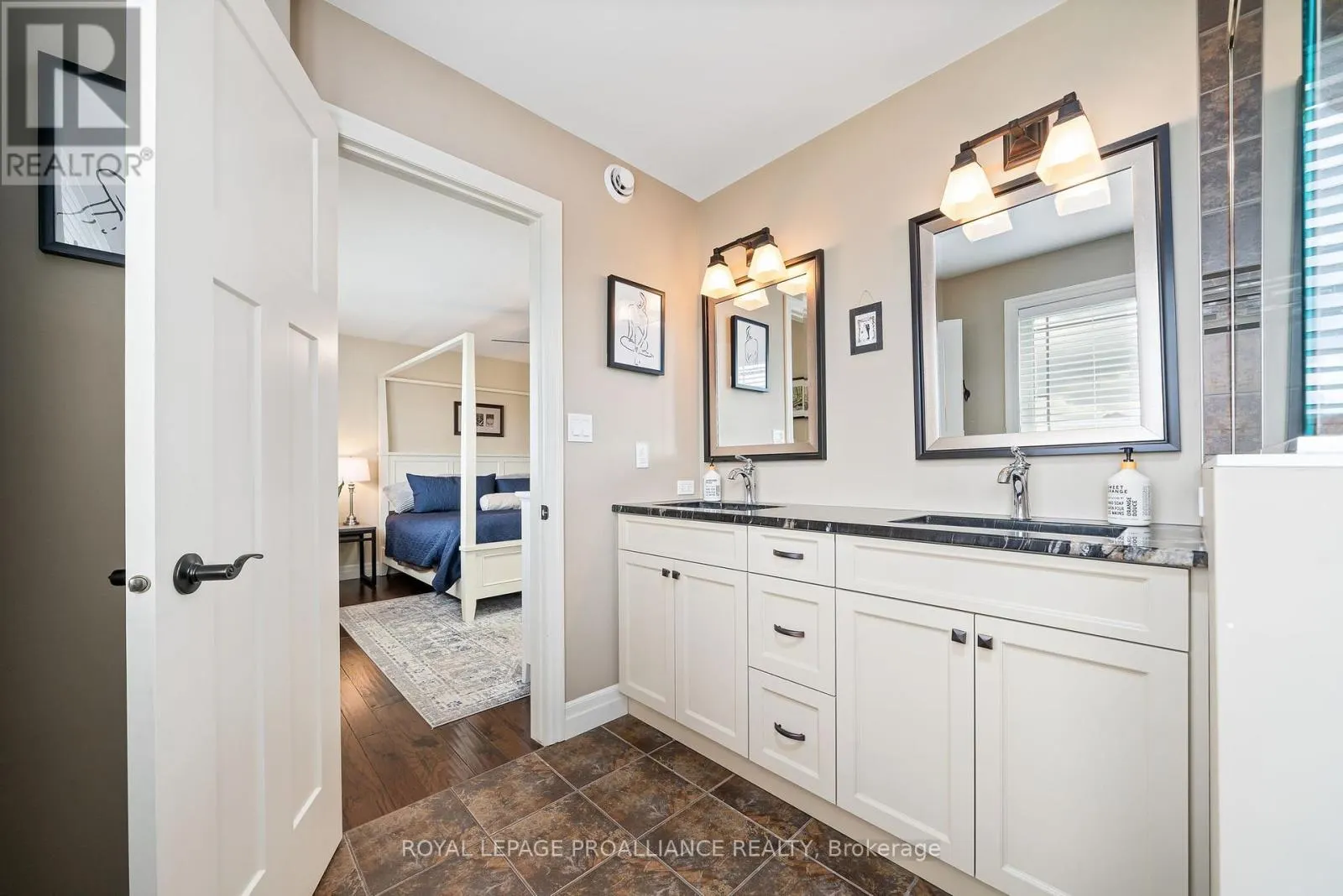 19 SCENIC DRIVE