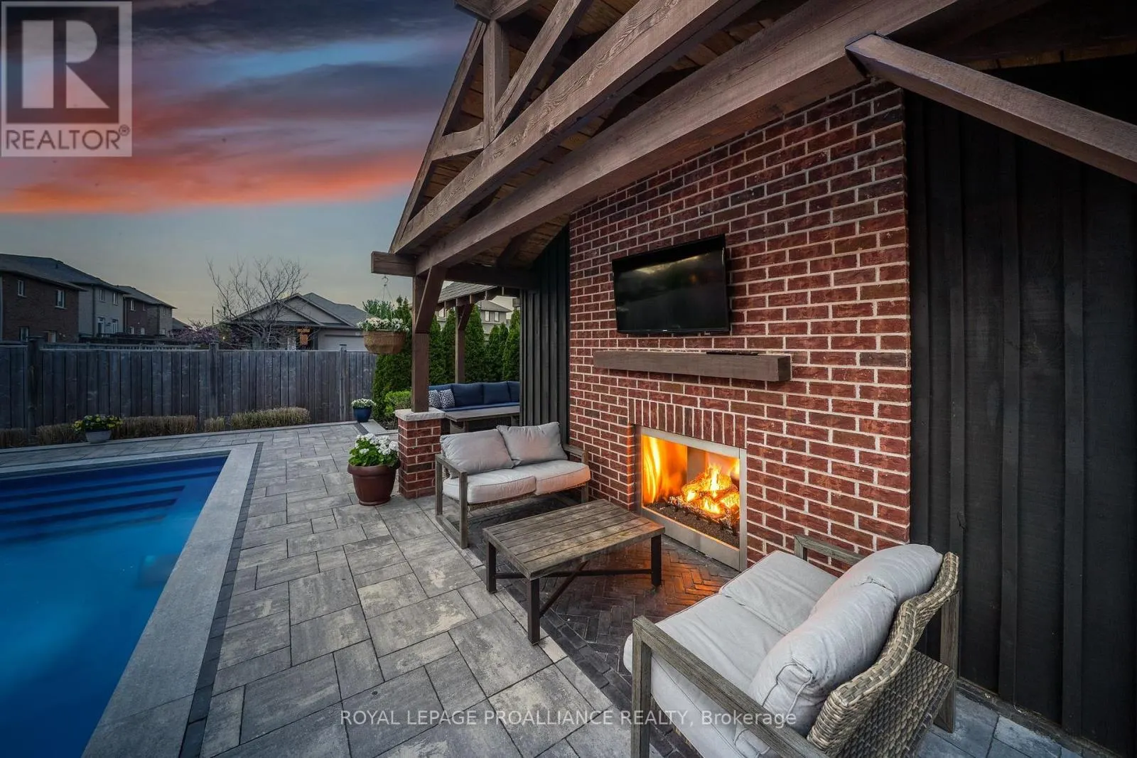 19 SCENIC DRIVE