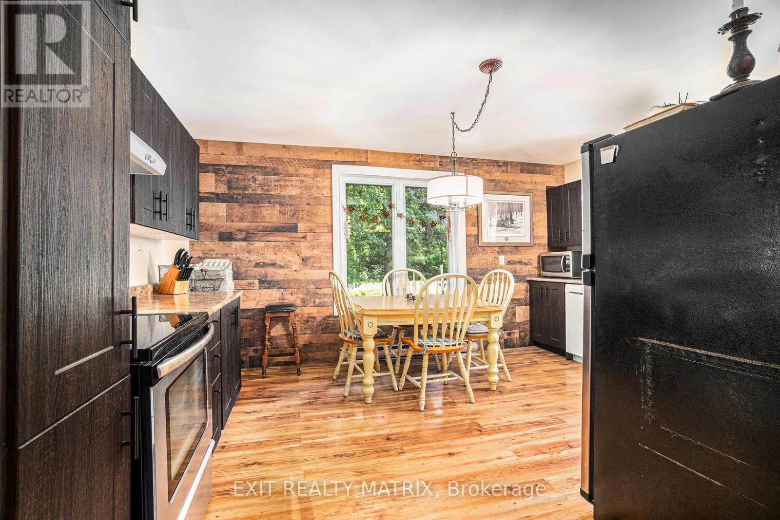 21111 CONCESSION RD 8 ROAD