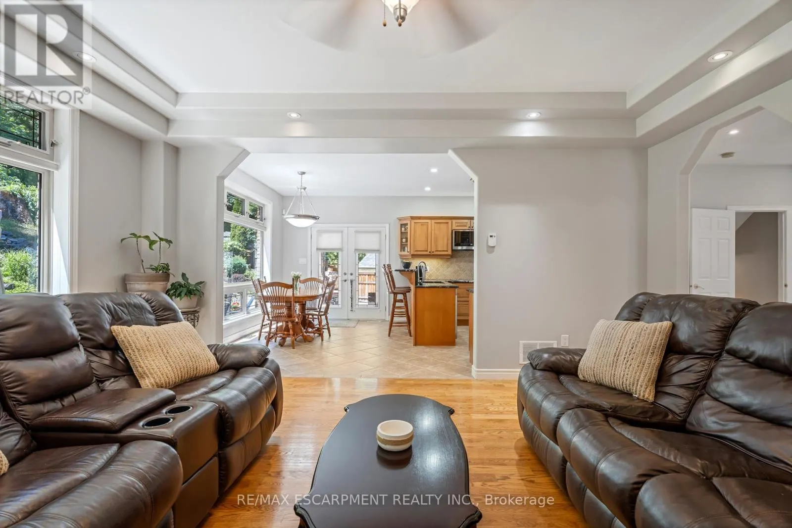 22 SHADELAND CRESCENT