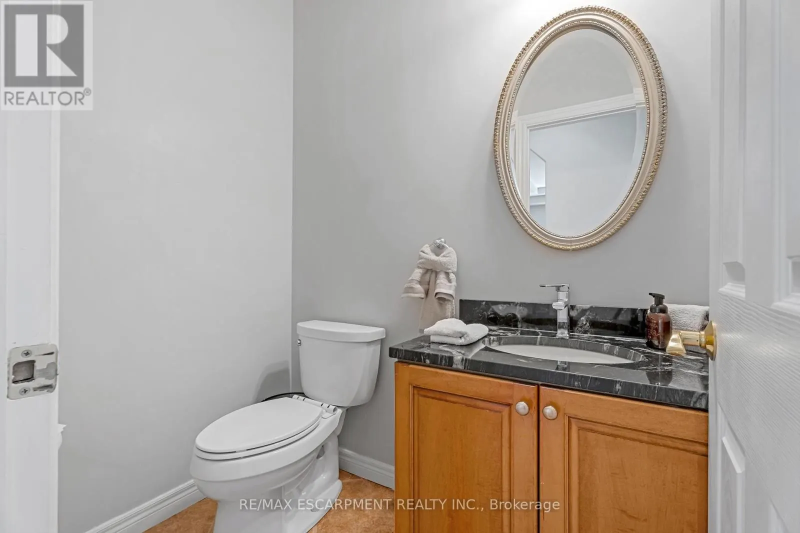 22 SHADELAND CRESCENT