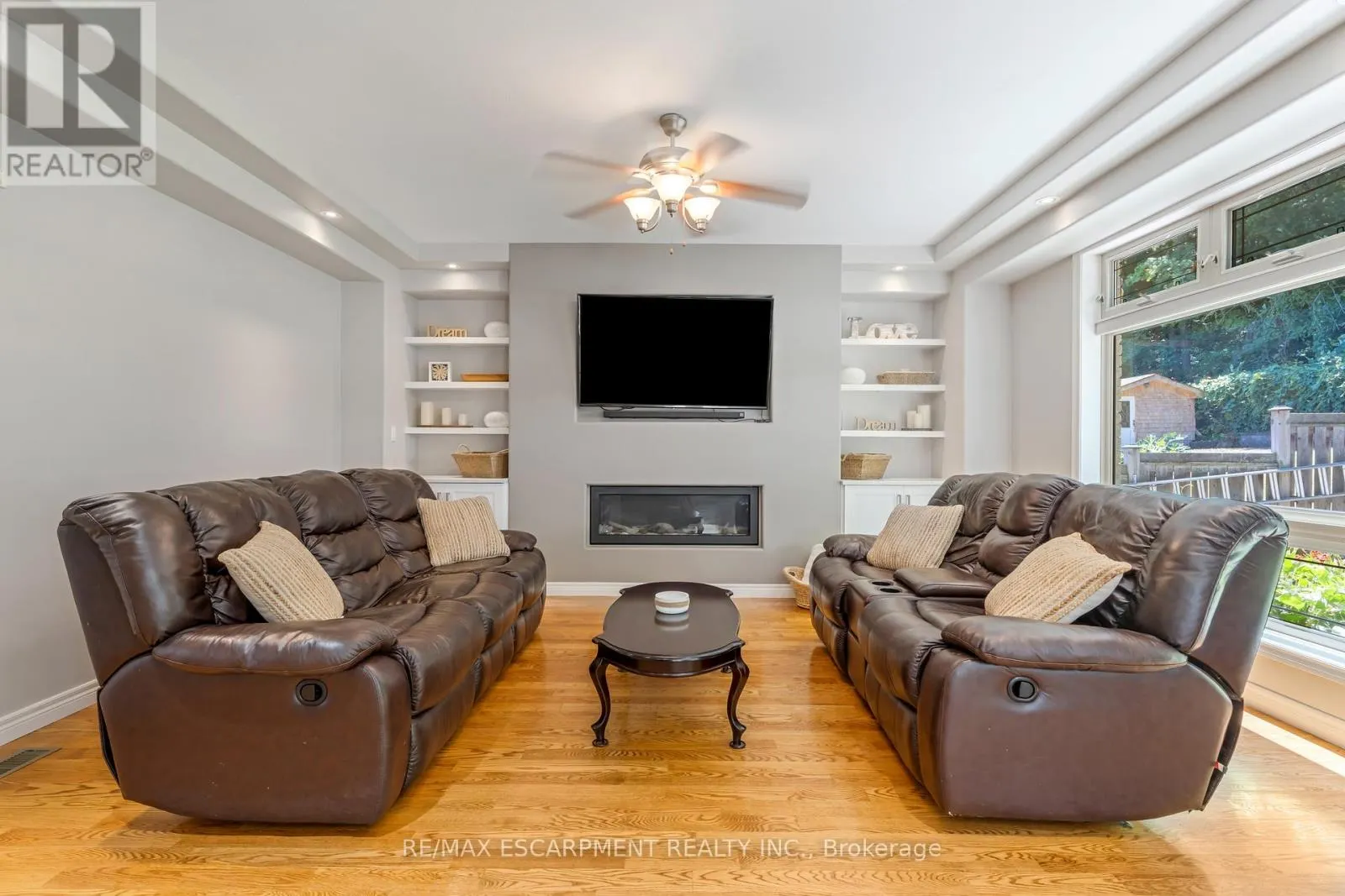 22 SHADELAND CRESCENT